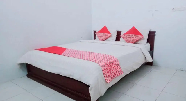 Номер Deluxe RedDoorz Syariah near Universitas Batanghari Jambi