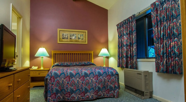 Cedarbrook, Varaa Hotelli Hotellit New England uima-altaalla, Uima-allas