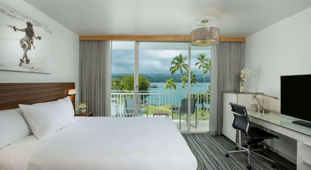 Двухместный номер Standard oceanfront Grand Naniloa Hotel, a Doubletree by Hilton