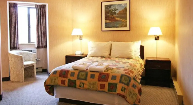 Hotel Kimberley, Book Hotel Kimberley Kimberley Alpine