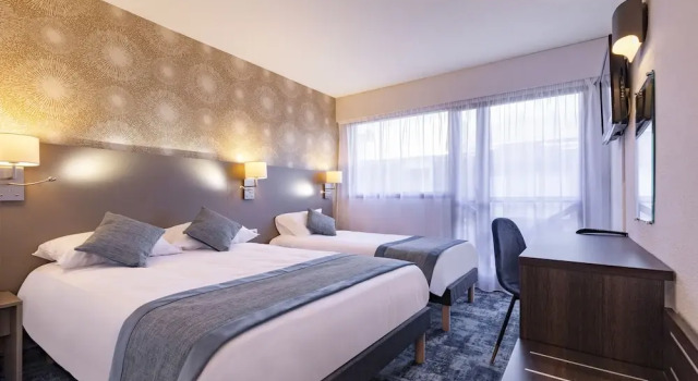 Трёхместный семейный номер Standard Hôtel National