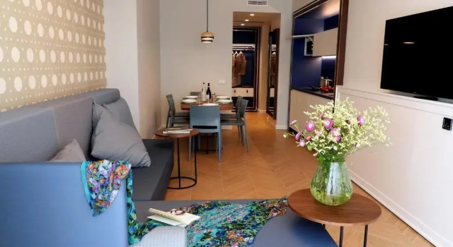 Апартаменты с 2 комнатами с балконом и с частичным видом на море BeSUITE Apartments