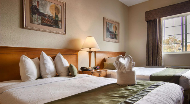 Четырёхместный номер Standard Best Western Plus Newport News