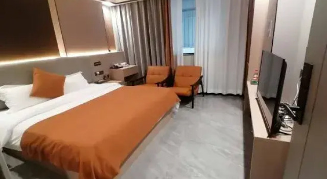 Люкс Deluxe с 2 комнатами Red Arrow Holiday Inn