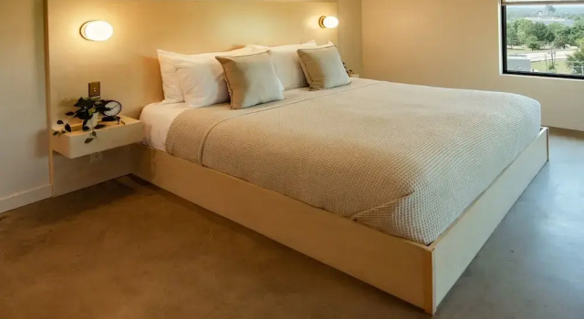Standardowy dwuosobowy pokój Brut Hotel