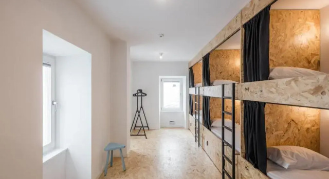 Кровать в общем номере Hostel Conii & Suites Algarve