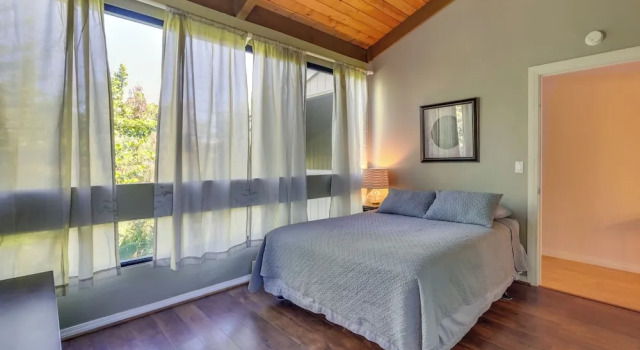Top-floor Kailua Bay Resort Condo w/ Ocean Views!, Забронировать Курортный отель Отели Каилуа-Кона с парковкой, рядом с Дворец Хулихи, Парковка