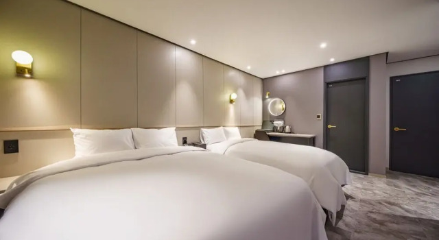 Brown-Dot Hotel Geomdan
