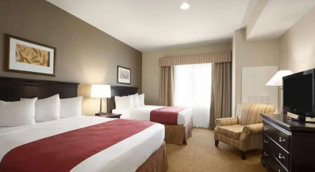 Четырёхместный люкс c 1 комнатой Country Inn & Suites by Radisson, Oklahoma City - Quail Springs, OK