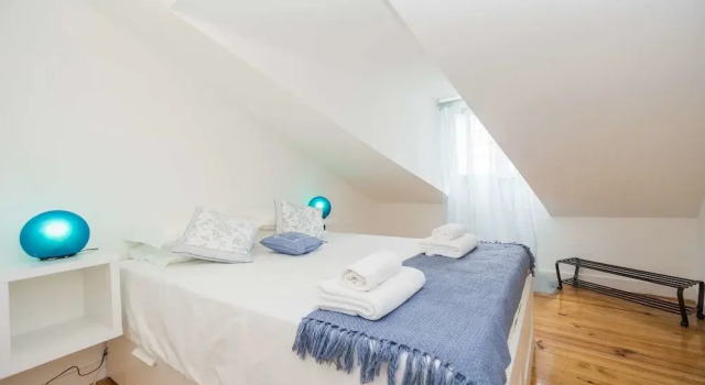 Comfortable and Trendy Lisbon Apartment