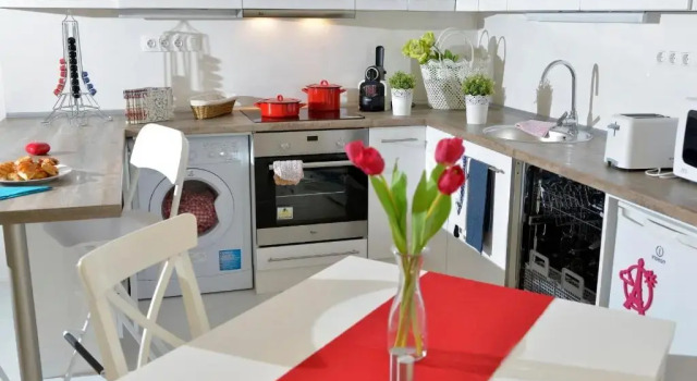 Апартаменты с 2 комнатами Paris Apartment