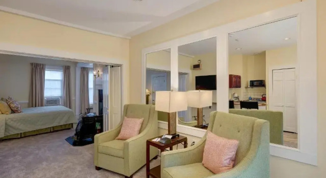 Двухместный люкс Deluxe Mira Monte Inn & Suites
