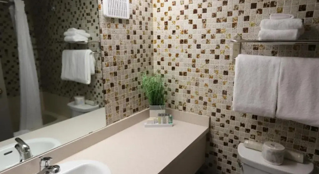 Четырёхместный номер Standard Travelodge by Wyndham Grande Prairie