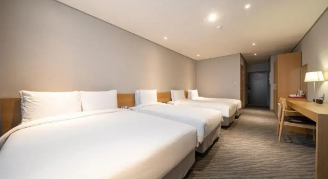 Пятиместный номер Standard Ramada by Wyndham Seoul Dongdaemun
