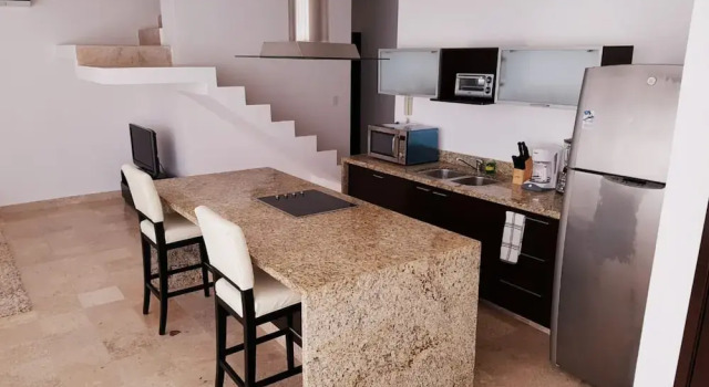Номер Comfort Radiant 2BR PH in private location by Happy Address