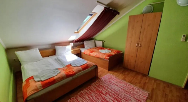 Hotel Senica, Rezervovat Hotel Hotely v Trnavský kraj s parkováním, Parkování