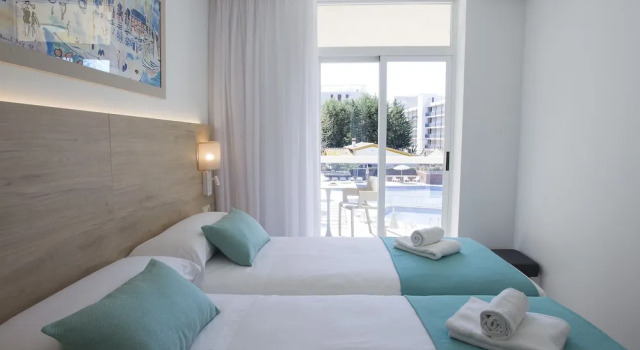 Апартаменты Superior c 1 комнатой с балконом и с красивым видом из окна Aparthotel Cye Holiday Centre