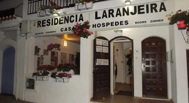 Residencia Laranjeira, Rezerwuj Hotel Hotele w Algarve z parkingiem, Parking