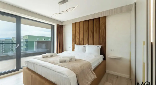 MoHost Valcom - Luxury Skyline Penthouse