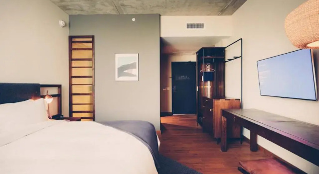 Номер Deluxe South Congress Hotel