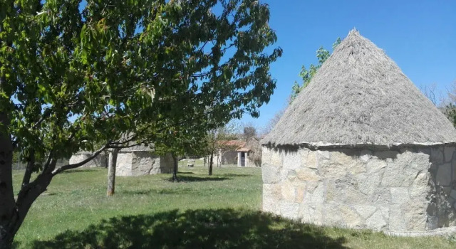 Los Chozos de Gredos, Забронировать Отель Боойо Кастилия и Леон