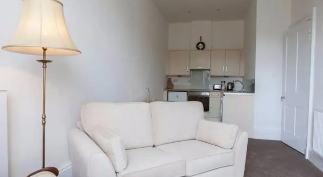 1 Bedroom Apartment In Edinburgh's New Town, Забронировать Апартаменты/квартира Новый город Эдинбург, рядом с Железнодорожный вокзал Эдинбург-Уэверли