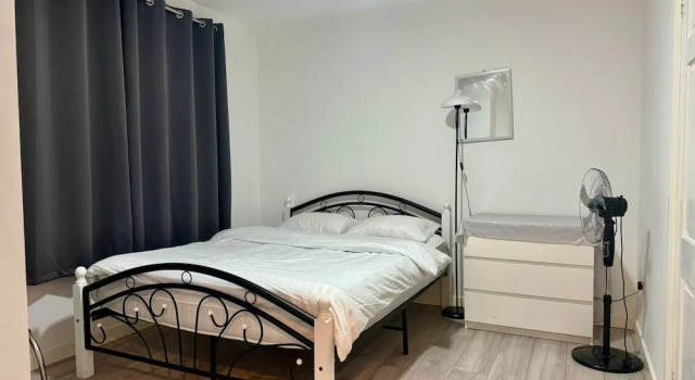 Номер Economy Baraka House Royal Victoria London by OYO