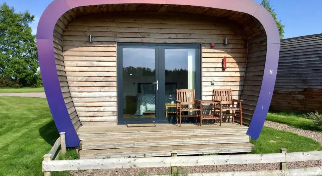 Капсула Whitemoss Lodge