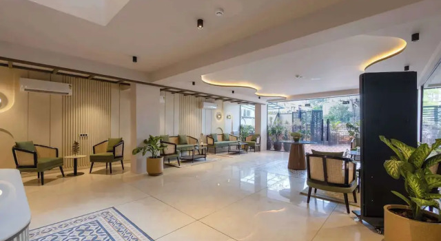 Saltstayz Premier - Sector 50 & Golf Course Ext Road