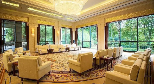 Huaxi Hotel, Забронировать Отель Отели Хуаси с парковкой, Парковка