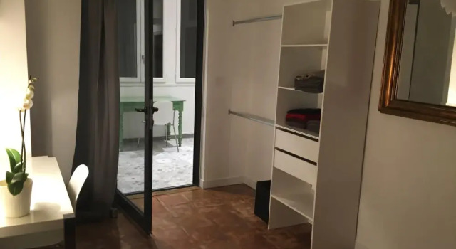 Appartement Alsace - Capitole, Забронировать Апартаменты/квартира Отели Тулузы с парковкой, рядом с Le Pont Neuf, Парковка