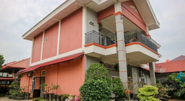 OYO 1156 Fanybella Homestay, Book Hostel / Vandrerhjem Hostels i Pekanbaru, Hostel / Vandrerhjem