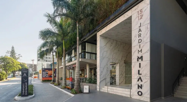 Jardim Milano, Забронировать Апартаменты/квартира Отели Флорианополиса с парковкой, рядом с Esteves Junior Square, Парковка
