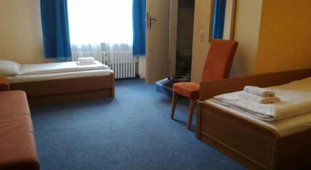 Трёхместный семейный номер Standard Hotel-Pension Rheingold am Kurfürstendamm