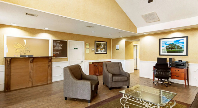 Quality Inn, Buchen Sie Hotel Hotels in Thomaston mit Frühstück, Frühstück