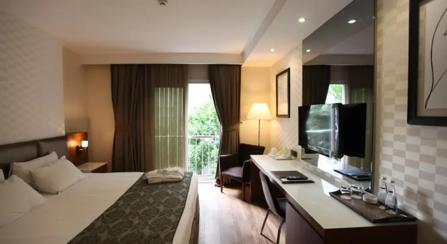Номер Standard с балконом и с видом на город Riva Reşatbey Luxury Hotel