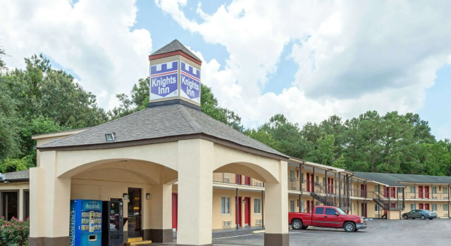 Knights Inn  Yemassee SC, Забронировать Отель Йемасси Lowcountry, рядом с Carolina Cider Company