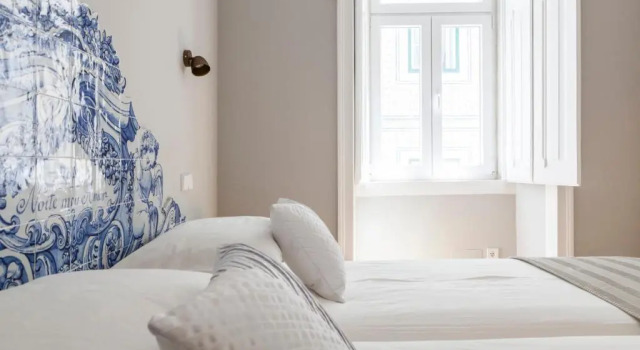 Апартаменты Breath-Taking River & City View Stunning 3 Bedrooms & 3 Bathrooms With AC Alfama Castle district 1st Floor Apartment