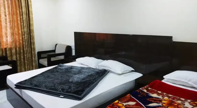 Oyo 39595 Hotel Ray Ban, Rezervovat Hotel Haridvár Uttarakhand