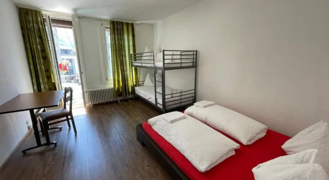 Четырёхместный номер Happy central apartment