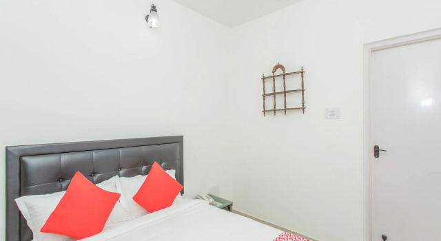 OYO Hermitage Apartments Near Sri Someshwara Swami Temple