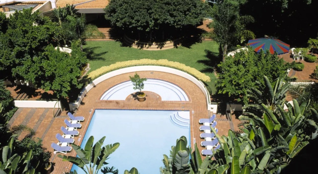 Четырёхместный номер Standard Southern Sun Pretoria