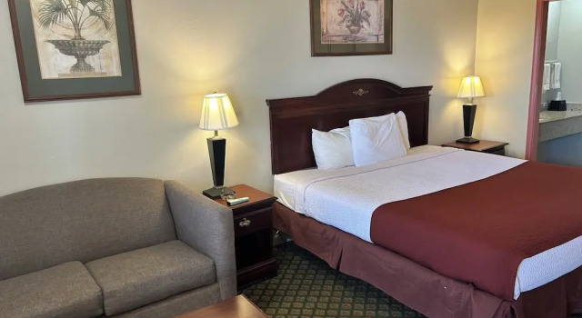 Двухместный номер Deluxe Howards Inn Motel