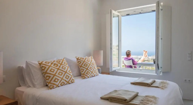 Полулюкс с балконом Noble 7 Suites
