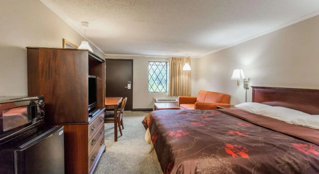 Knights Inn Farmington Hill