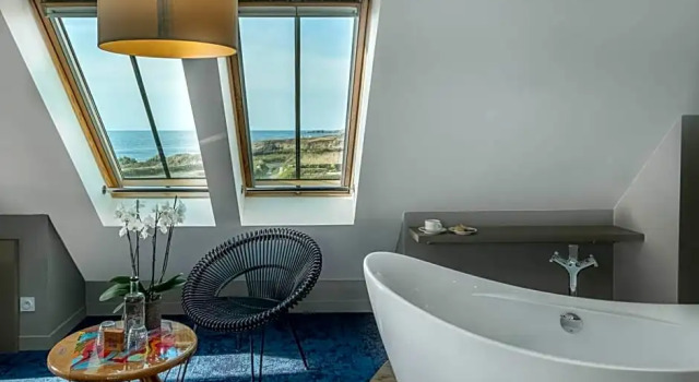 Номер Deluxe Hostellerie de la Pointe Saint-Mathieu - SPA & Restaurant