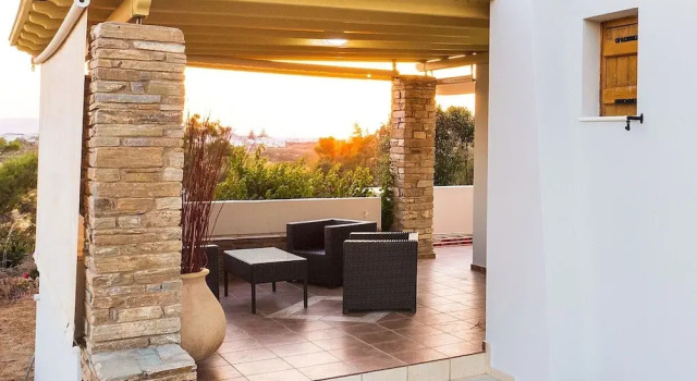 Villa Billia Cheerful 4 Bedroom Home w Ocean View