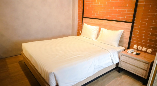 Suite LOA Living Solo Baru