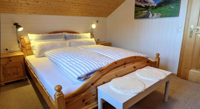 Ferienhaus Vakanz, Book Hotel Raggal 
