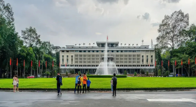 Avalon Saigon District 1 - Independence Palace, Забронировать Апартаменты/квартира Отели Хошимина с бассейном, рядом с Hung Kings' Temple, Бассейн